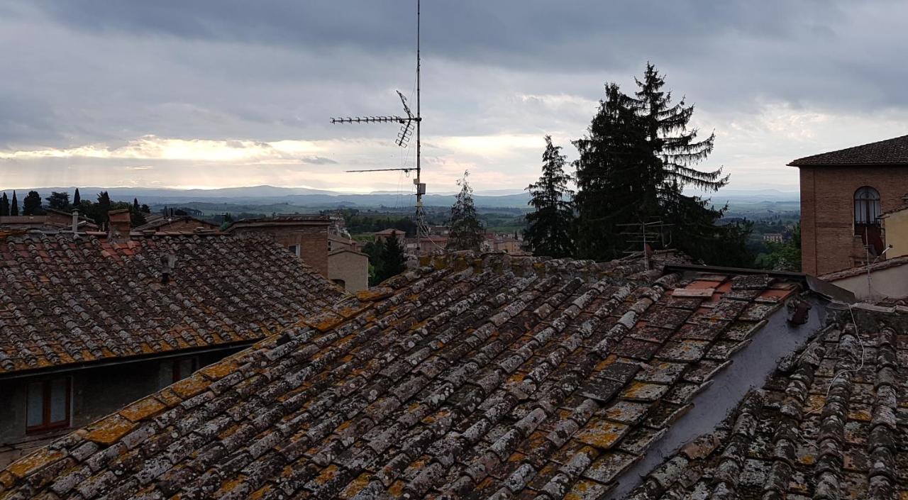 Апартаменты Un Terrazzo Sulla Magia Сиена Экстерьер фото